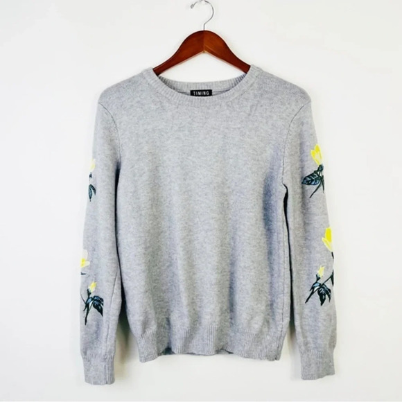 T.I.M.I.N.G. Gray Long Sleeve Knit Sweater With Yellow Floral Detail‎ Size Large - Picture 2 of 7